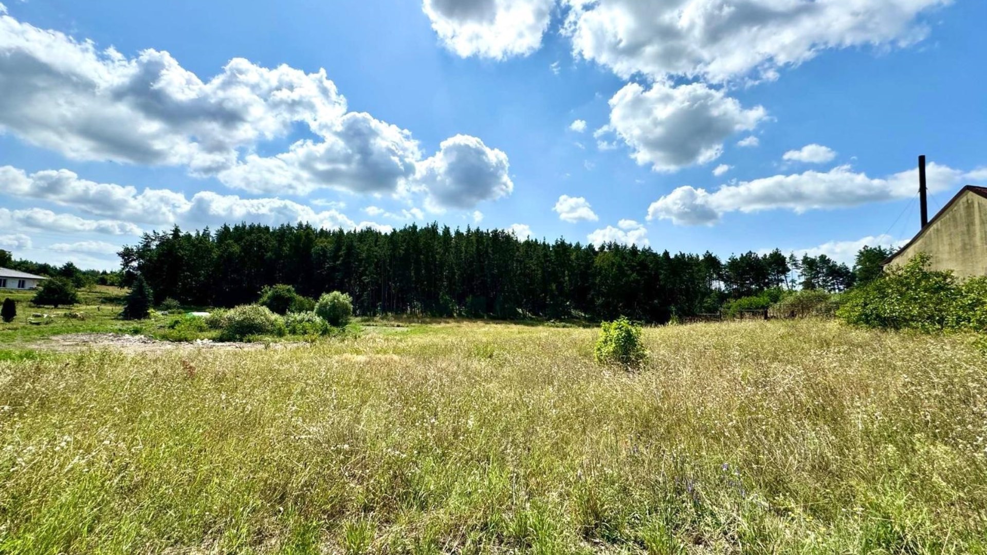 Działka na sprzedaż